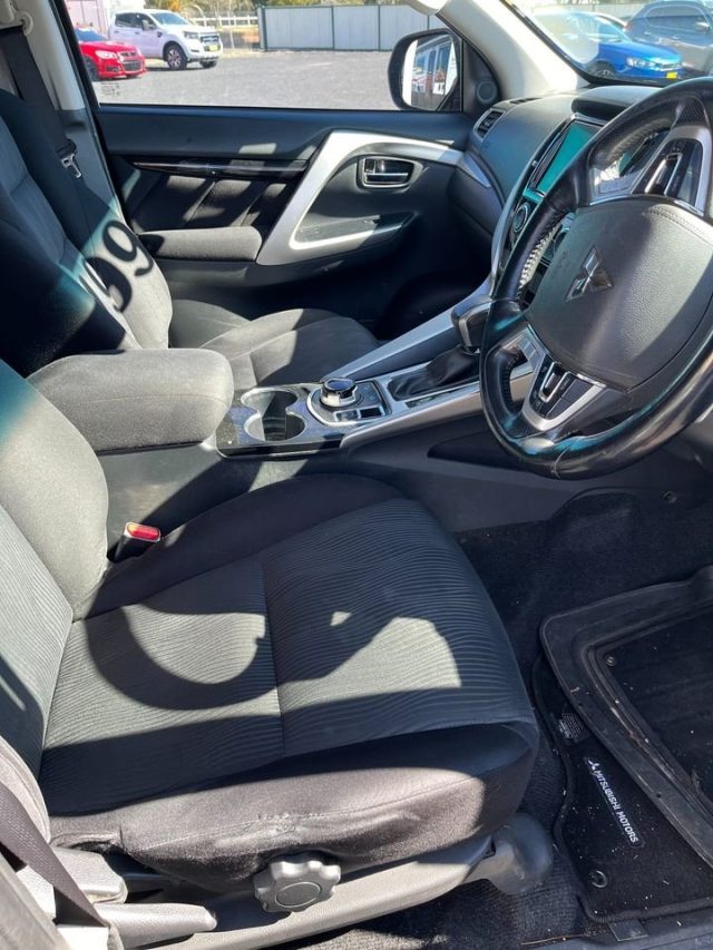 2016 MITSUBISHI PAJERO SPORT - Image 4