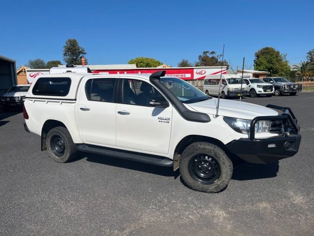 2016 TOYOTA HILUX